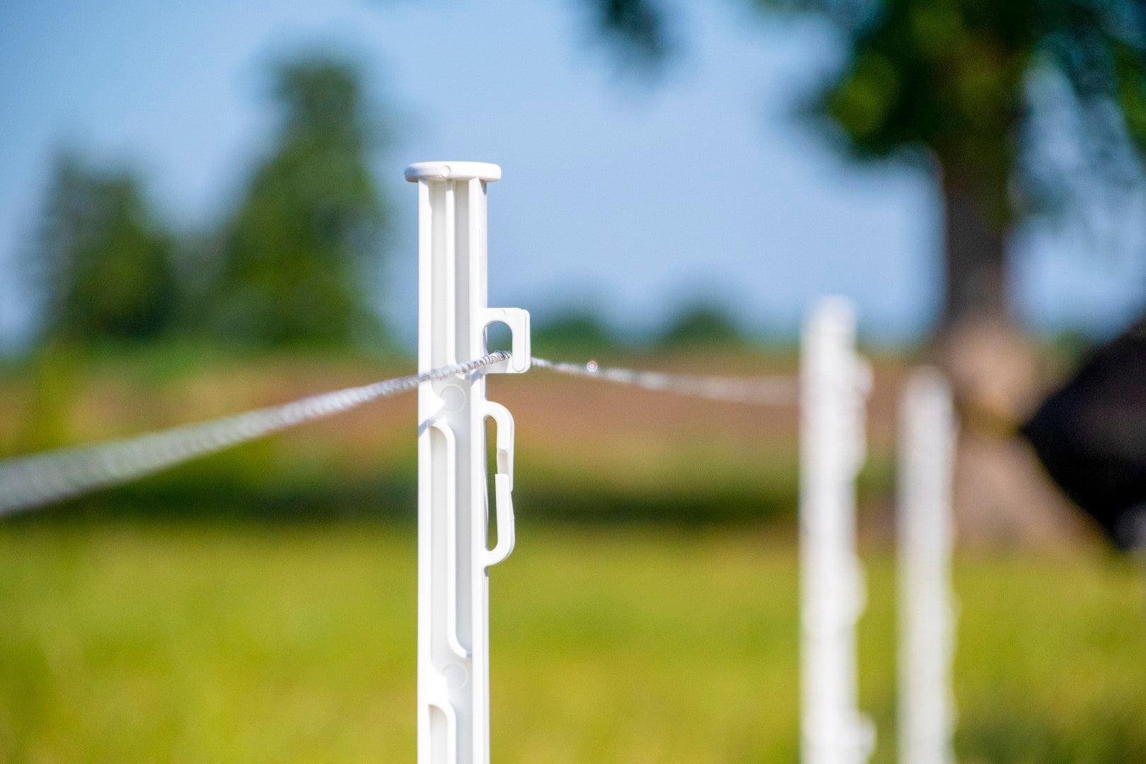 ZoneGuard Plastic Post 105 cm white